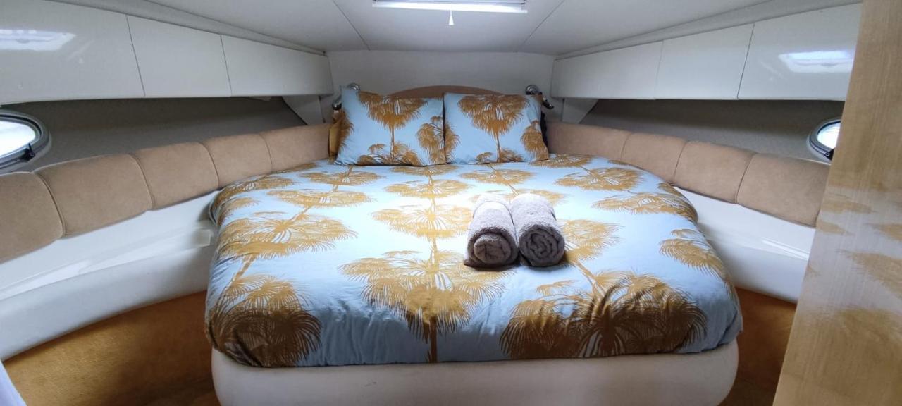 Cozy Yacht Lodge In Barcelona With Boat Tour Option Sant Adria de Besos Exterior photo