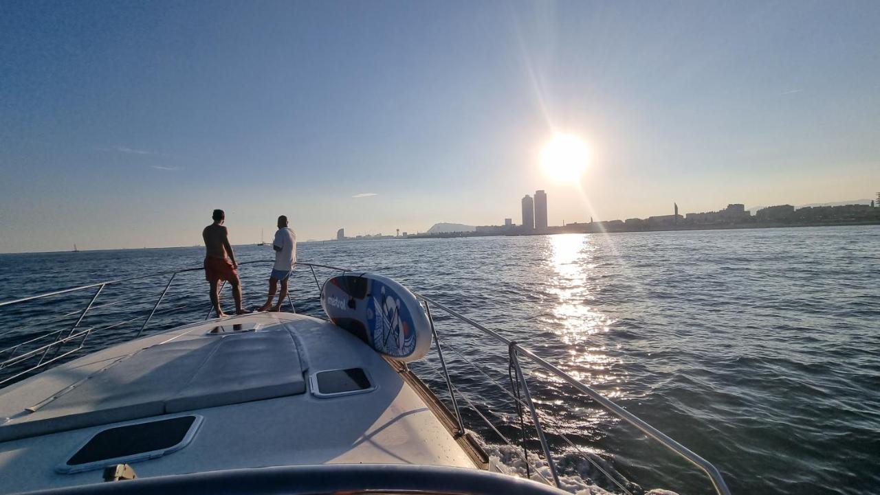 Cozy Yacht Lodge In Barcelona With Boat Tour Option Sant Adria de Besos Exterior photo